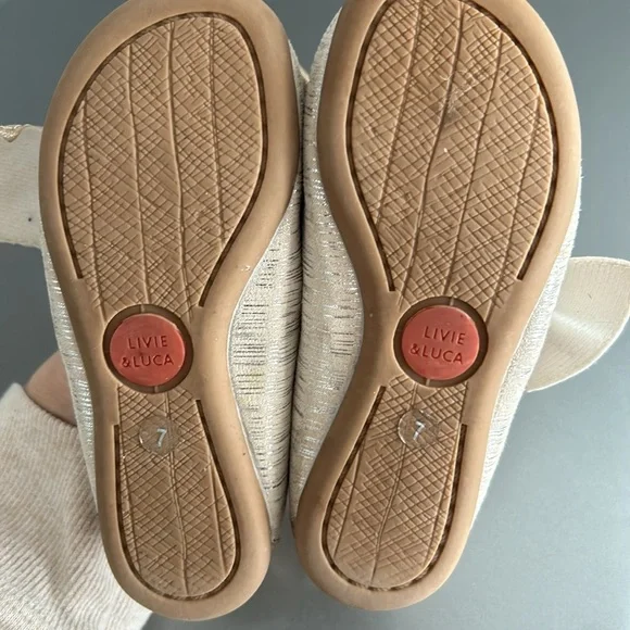 Toddler girls size 7 dress shoe ballet bow Livie & Luca gold shiny - Picture 3 of 4